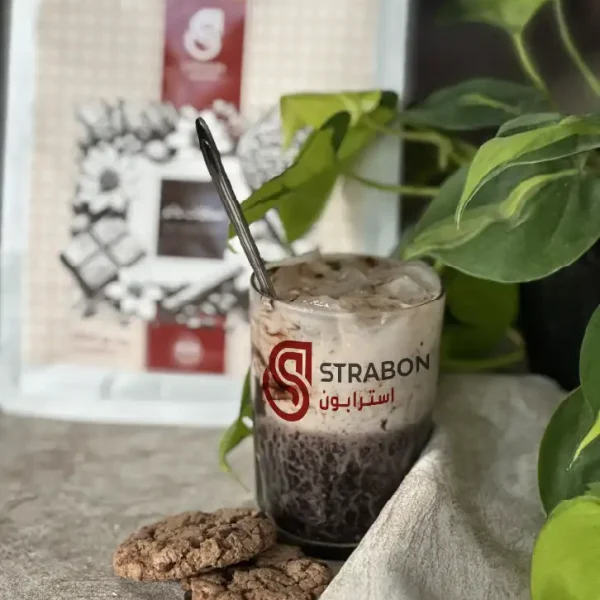 شکلات داغ روشن استرابون (STRABON) نوشیدنی‌ای با بافت خامه‌ای، طعمی متعادل و رنگی جذاب